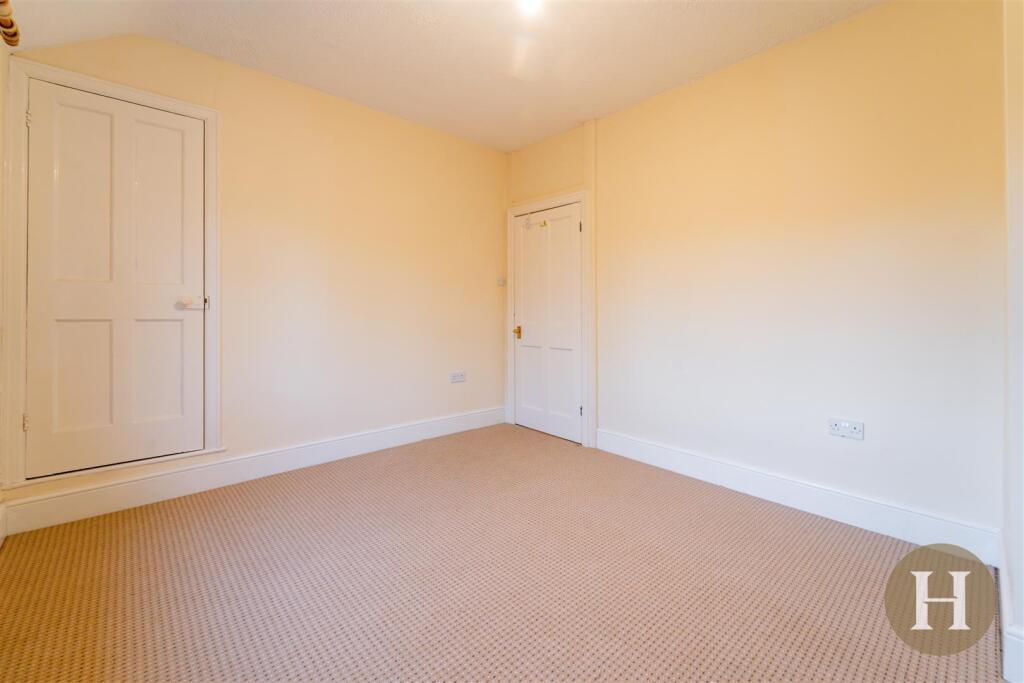 Hadleigh Estate Agents-27.jpg