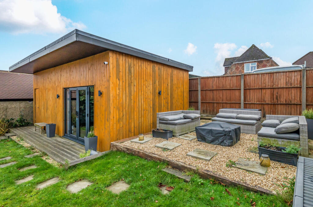 1388356-16-69402f...