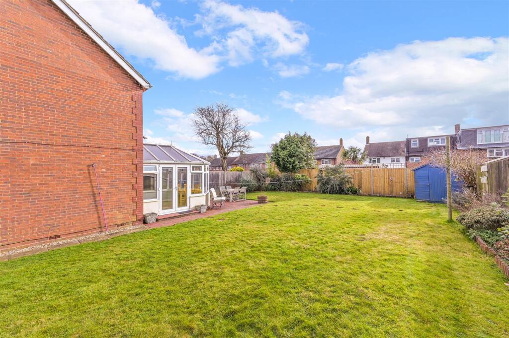 DE BURGH GARDENS 42 (10).jpg