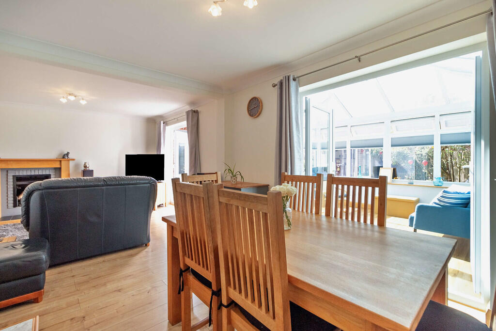 8616731-interior0...