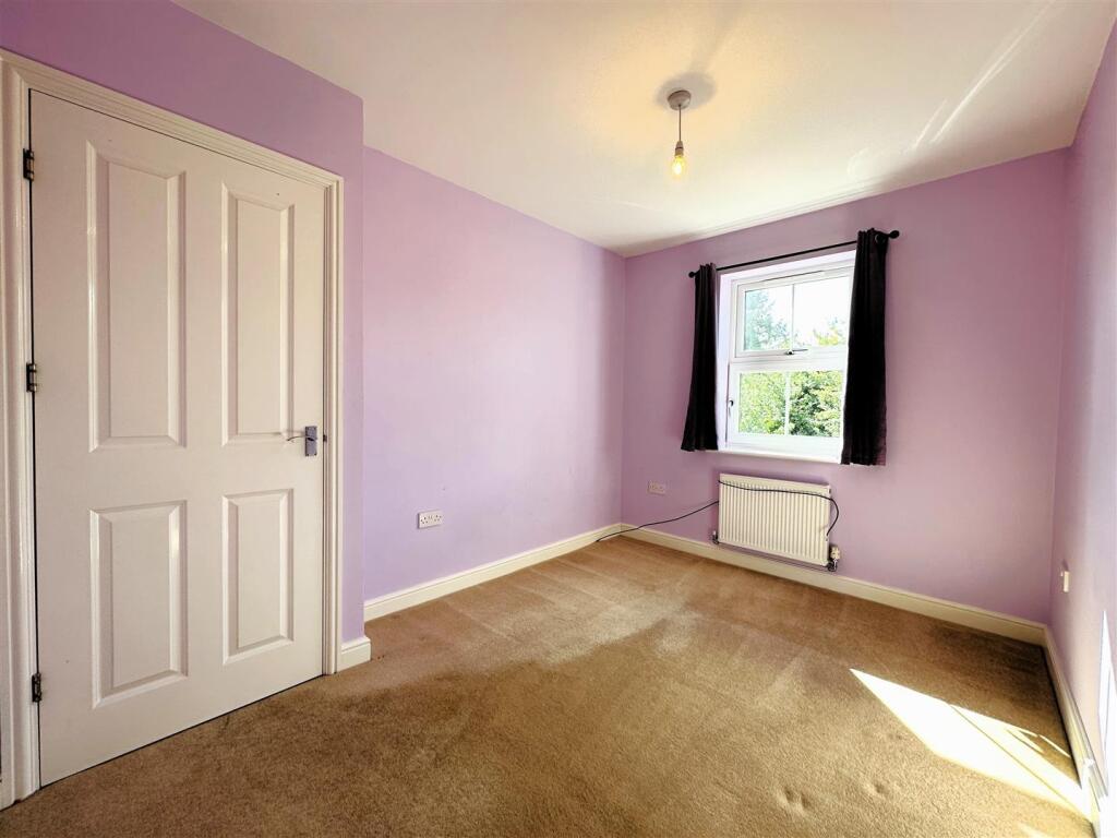 bed 2.jpg