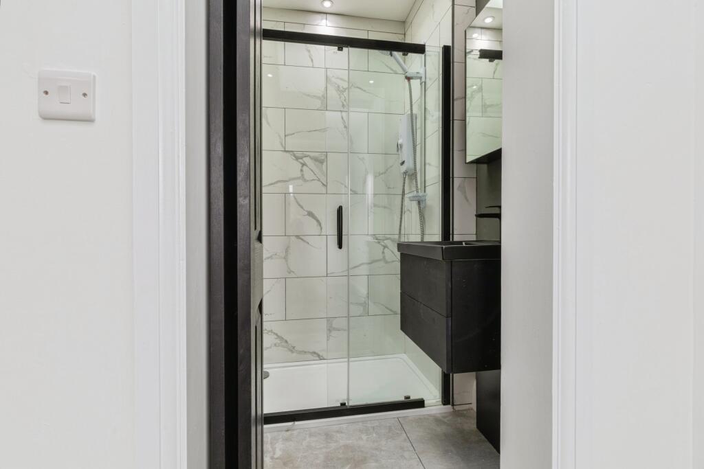 Bedroom 1 Ensuite