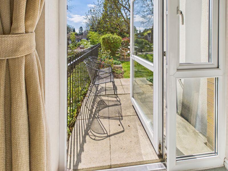 ACCESS TO PATIO AND COMMUNAL GARDEN
