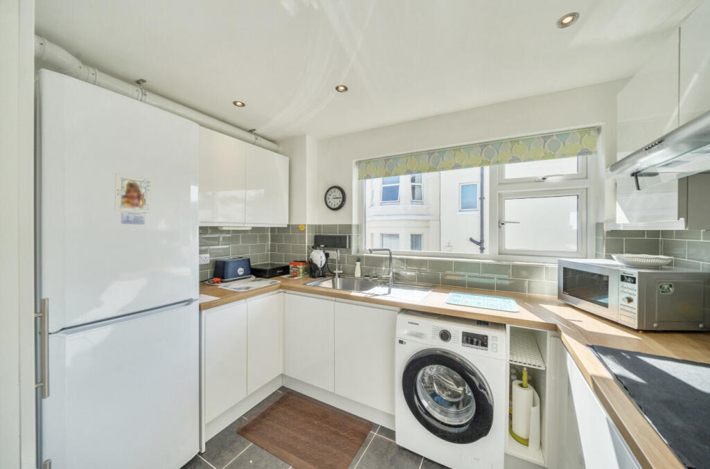 1349749-3-68beea4...