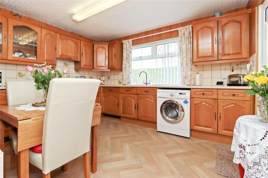Kitchen Pic 1