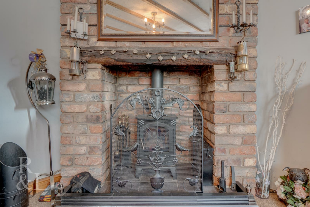 Moira Close  (4).png