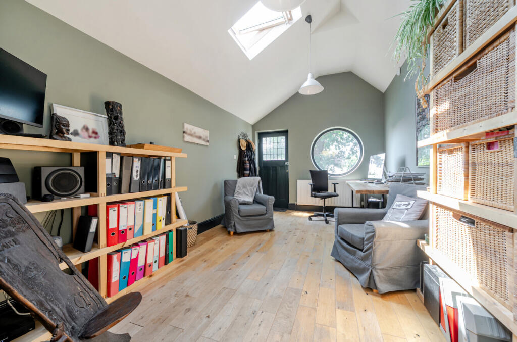 1330632-15-68933a...