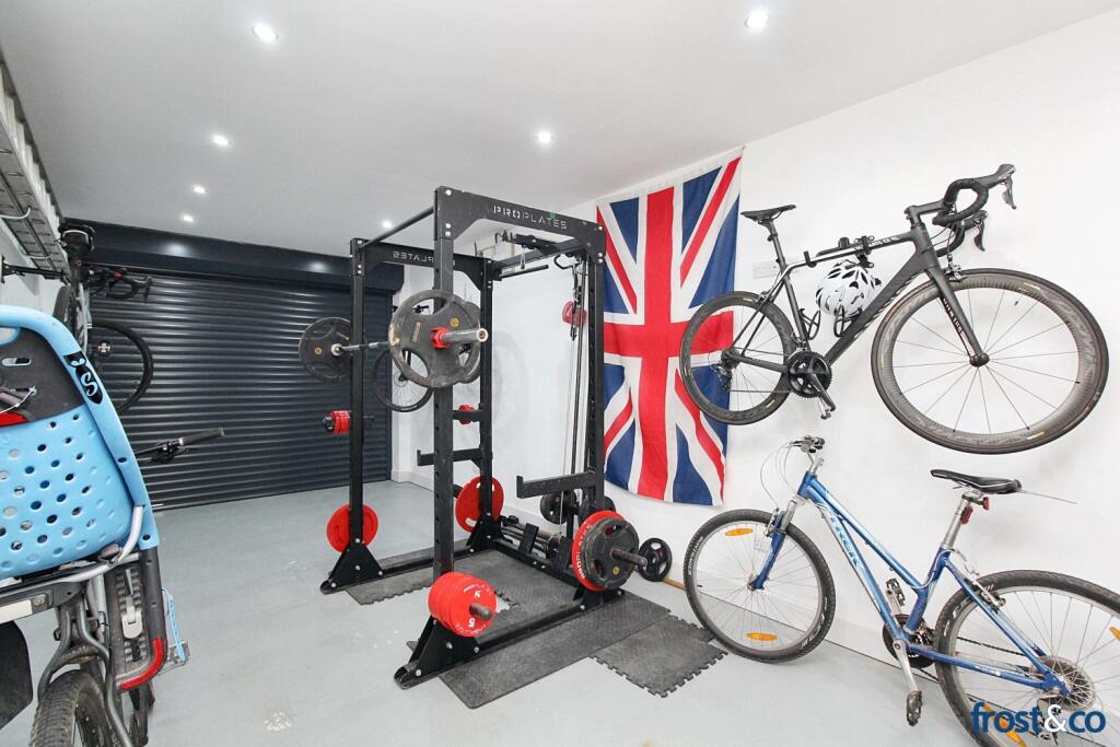 Garage.