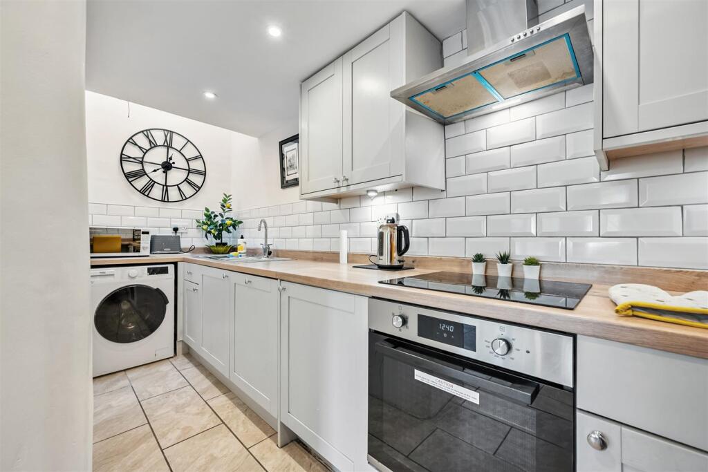 Saxton Mee 2 Lower Terrace Road 0032.jpg