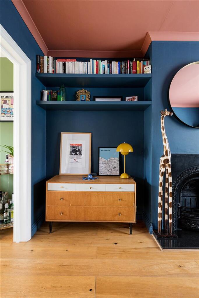 Douglas Avenue - E17