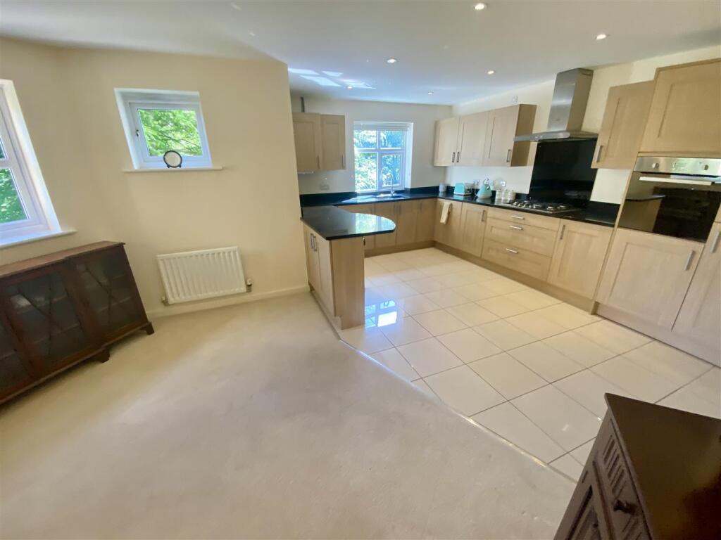 Bramleys Estate Agents - Marmaville Court - Mirfie