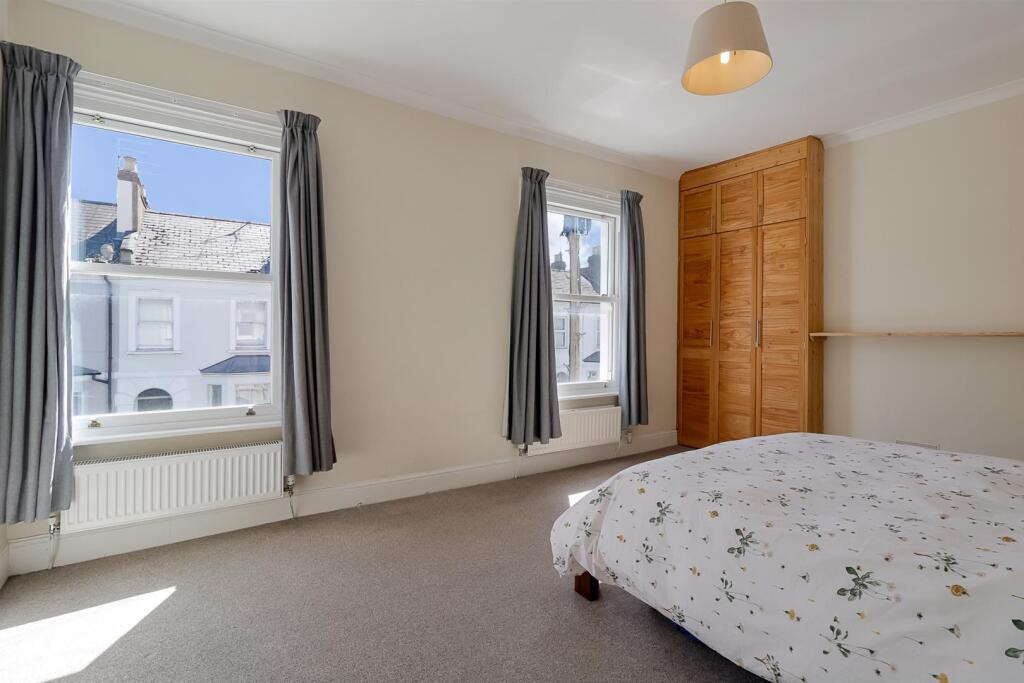 Bedroom 1.jpg