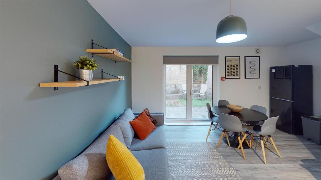 9-Piccadilly-Place-Living-Kitchen-Dining 4.jpg
