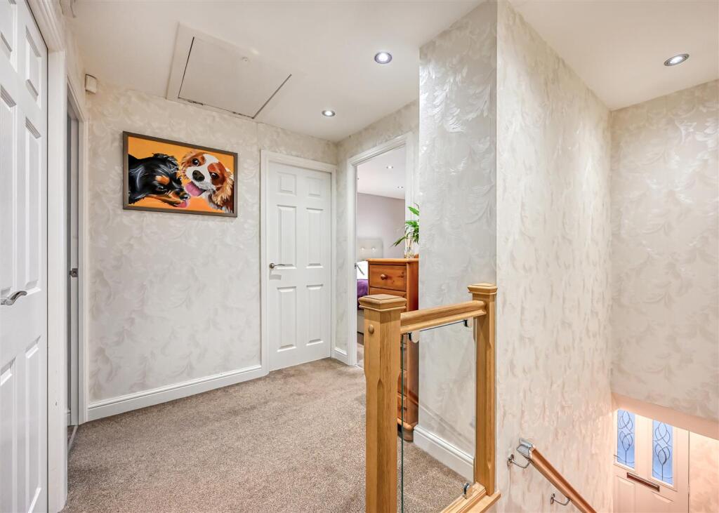 2 Stokesay Avenue-05.jpg