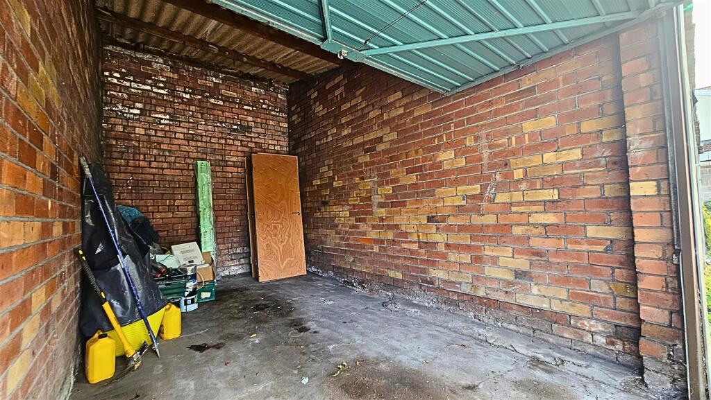 6 - Garage Nevil Road.jpg