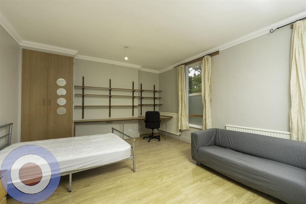 bed_2-Edit.jpg