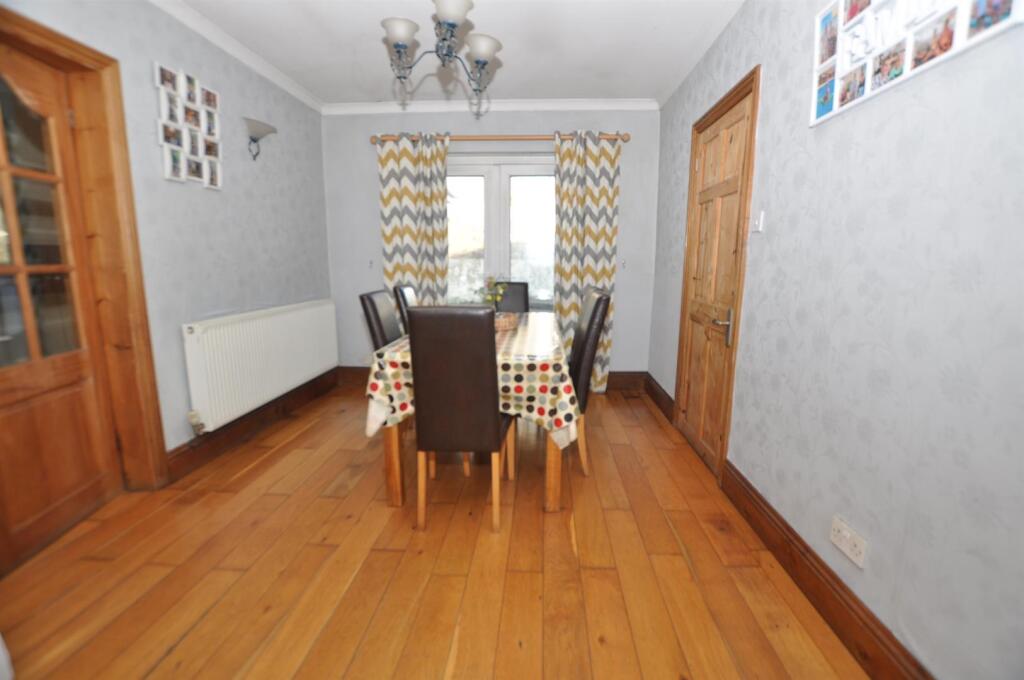Lounge/dining room