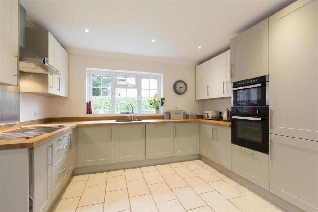 Kitchen High Res JPG.jpg