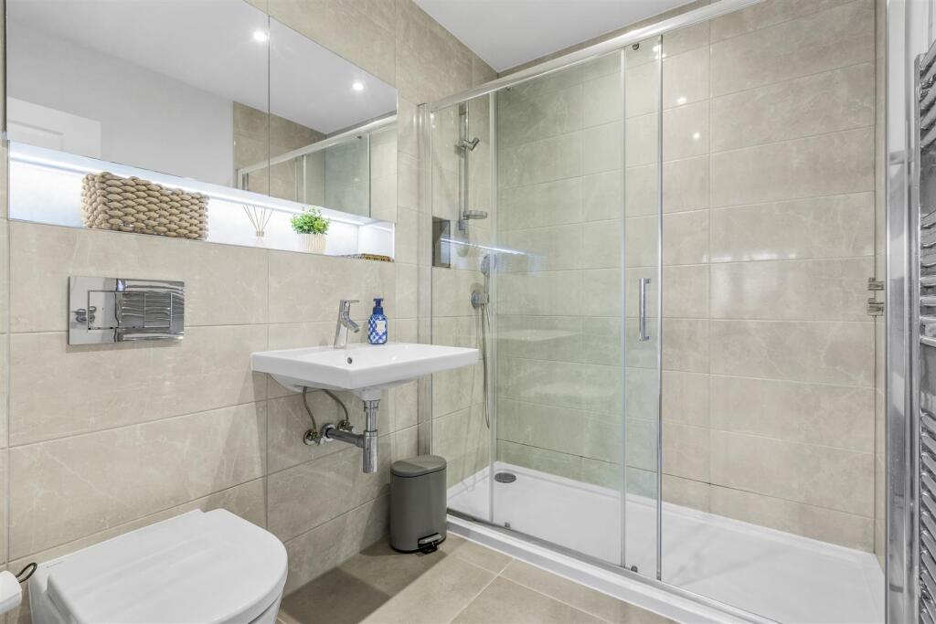 Flat 39 Aspen Rd, HP10 9FA-2.jpg