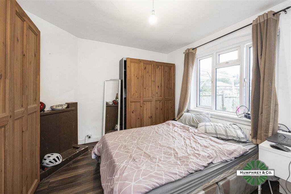 5 Twybridge Way -012.jpg