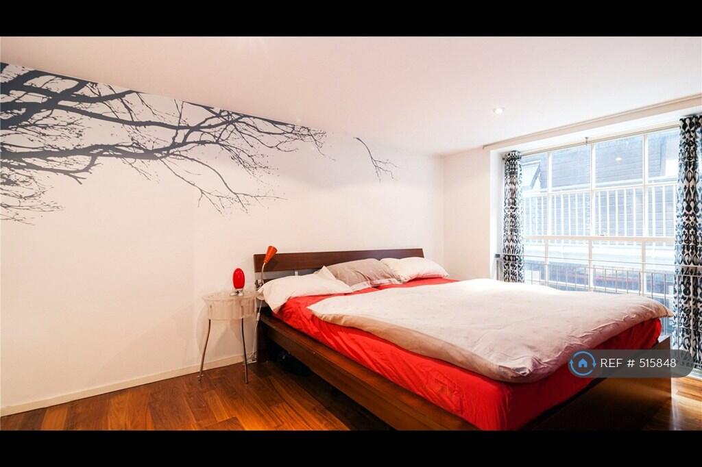 Mezzanine Bedroom Upstairs