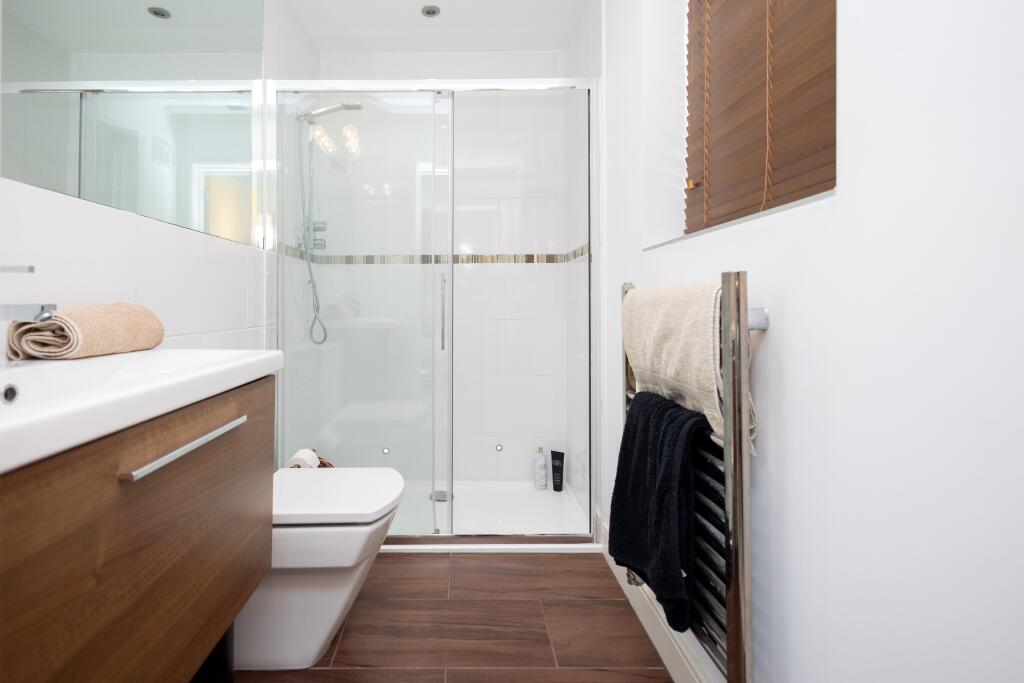 Bedroom 3 ensuite