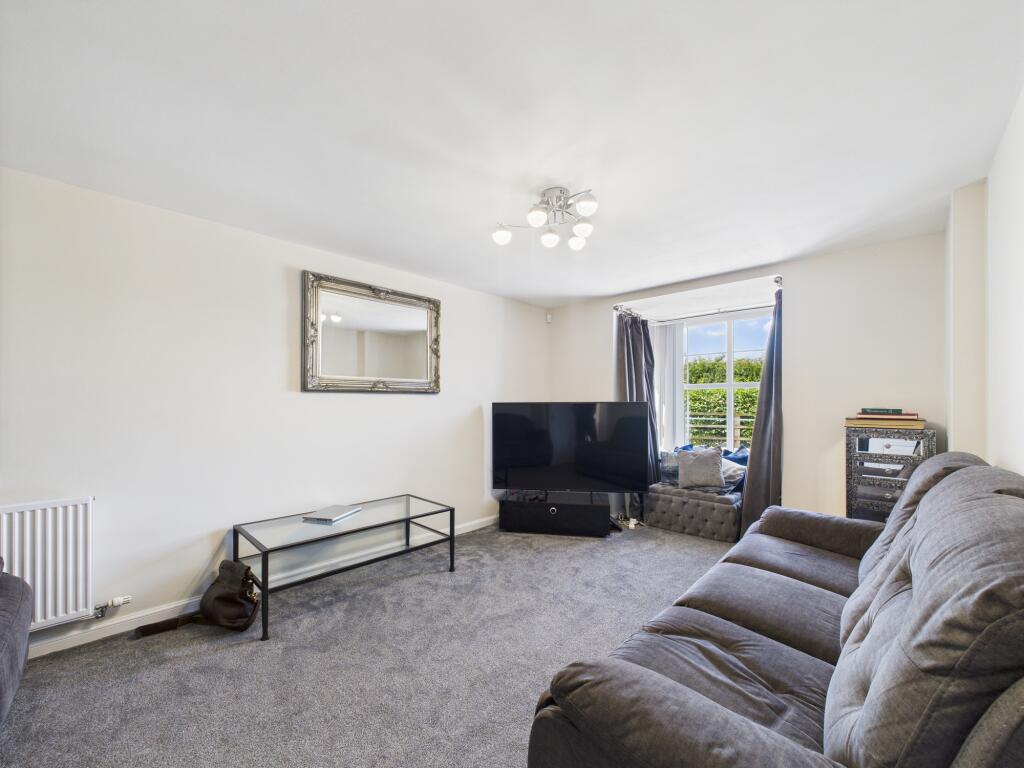 CAM03674G0-PR0564-STILL004