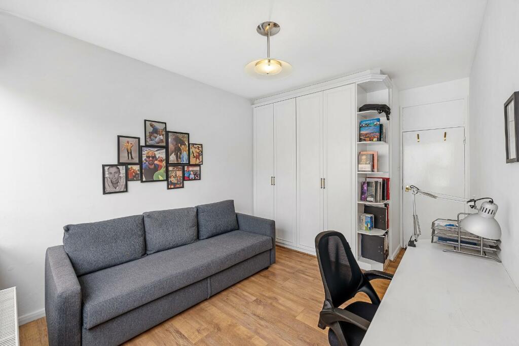 Flat 15 89 Great Portland Street-14.jpg