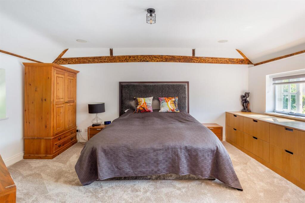 76950_3 The Courtyard Moor Park (20)_low.jpg