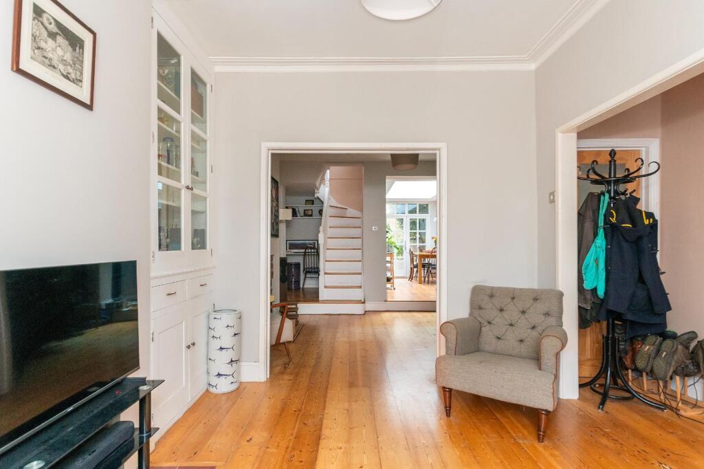 2K2WSSE - Living Room D.jpg