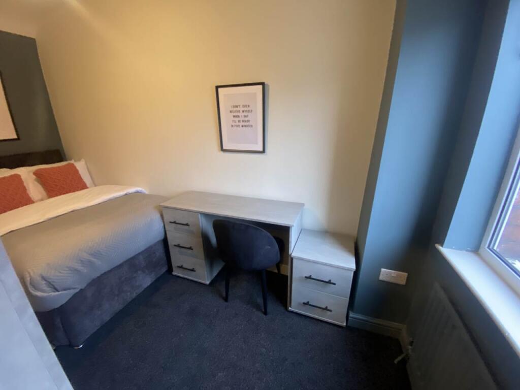 21EBA178-3C7F-4741-8