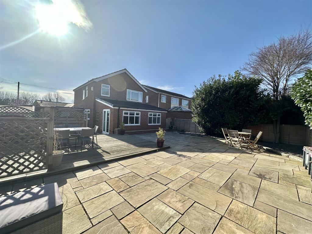 Bramleys Estate Agents - Lee Green - Mirfield (28)