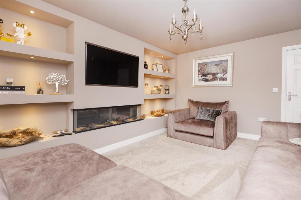 Bramleys Estate Agents - Dewsbury Road - Elland (9