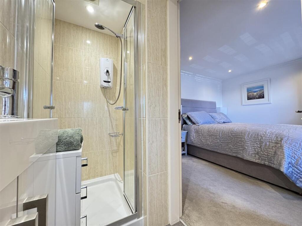 IMG_4594 (Large).JPG