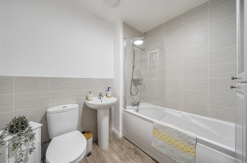 1343267-21-68aedf...