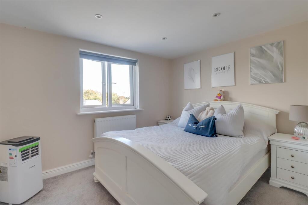 6 LILAC AVENUE INSIDE-24.jpg