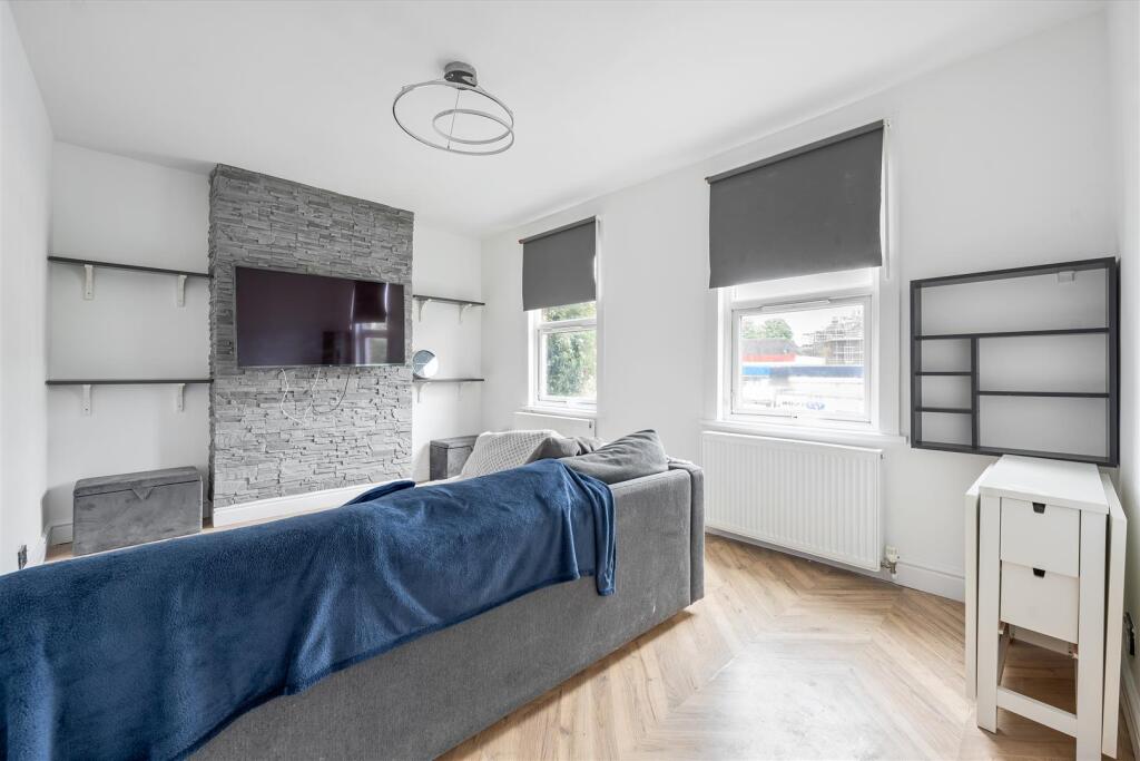 Daventry Avenue, E17