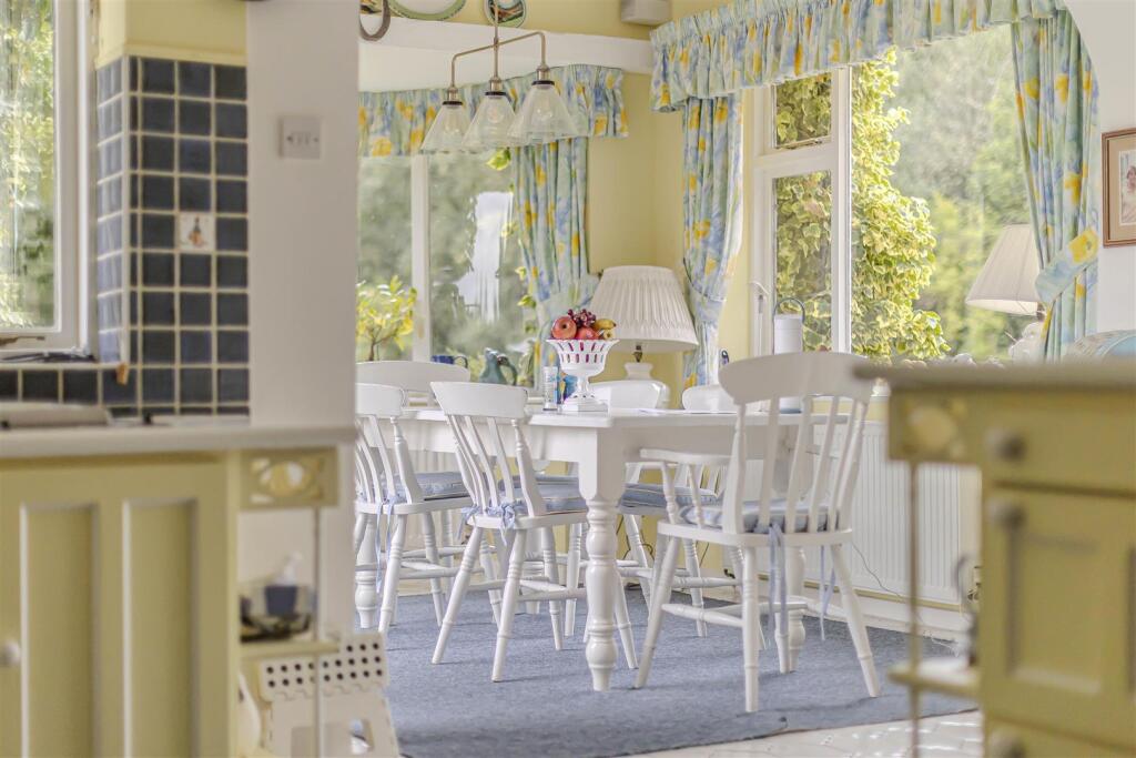 Breakfast Room