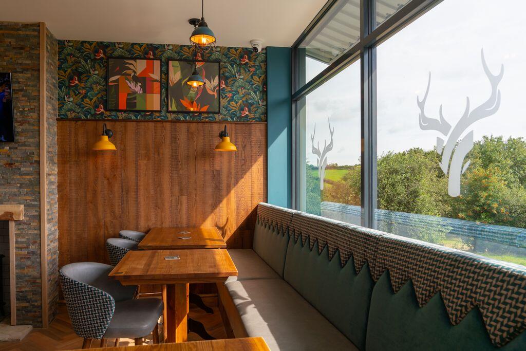 2023 Devon Hedley Wood Restaurant Empty (17)