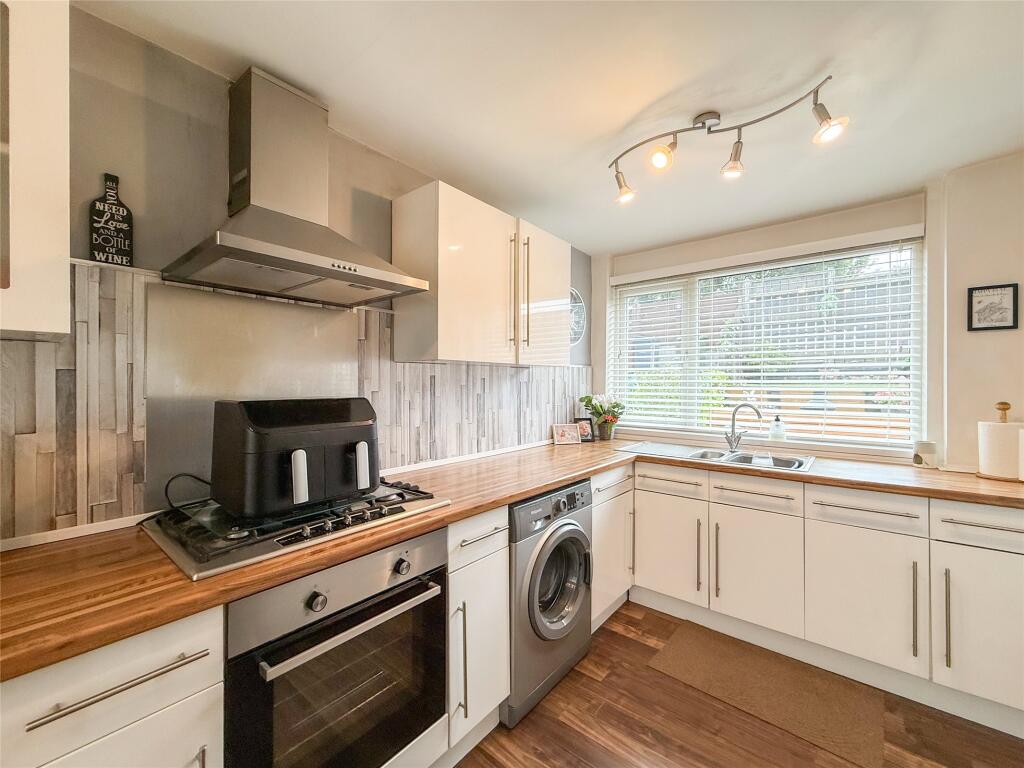 Breakfasting Kitchen