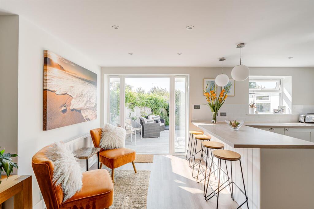 18 Glenville Avenue Final-44.jpg