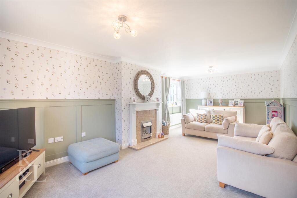 18 Forest School (6).jpg