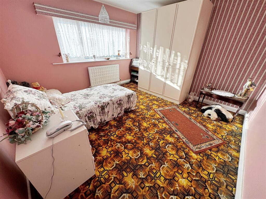 BEDROOM 2