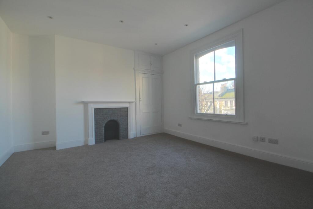 Lovely spacious living room with fabulous large ki