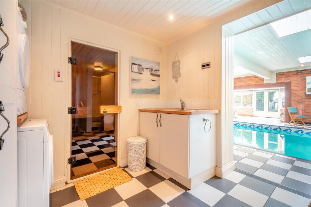 8649206-interior15.jpg