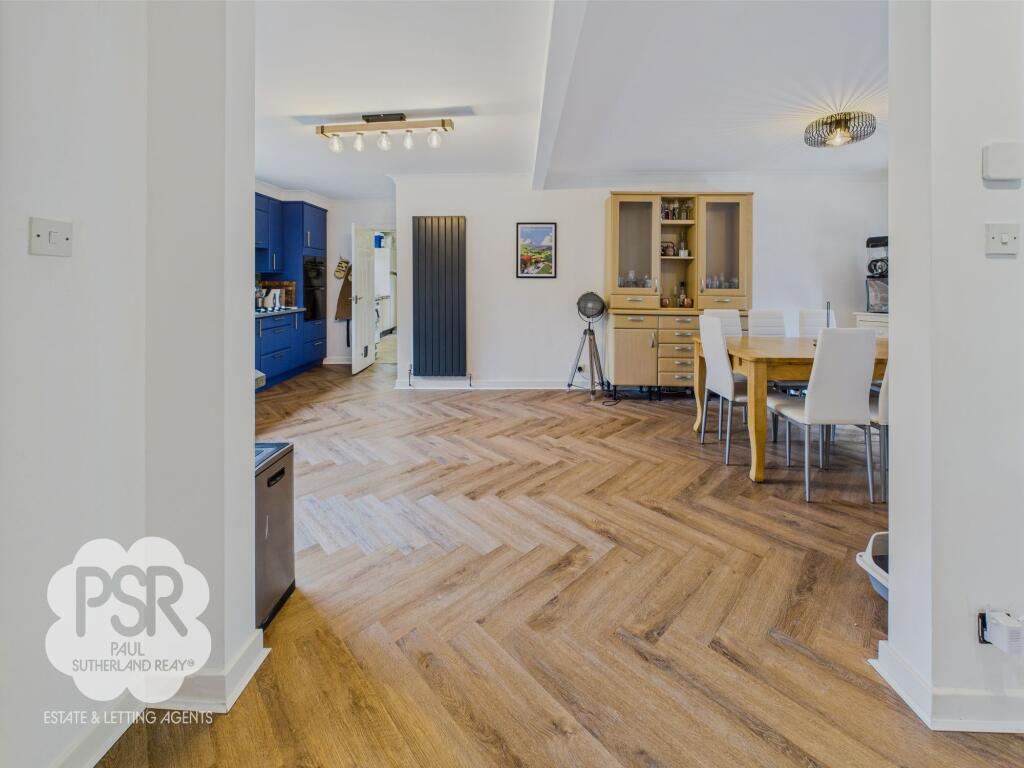 Into the Kitchen Diner