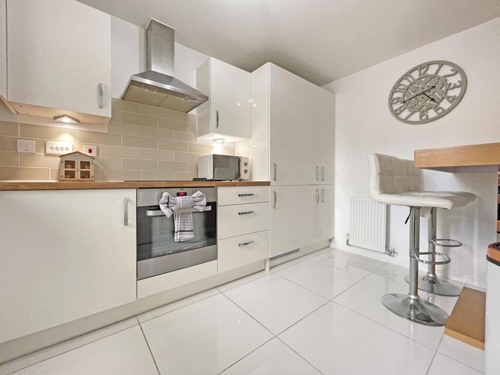 Spindle Crescent 91 - Kitchen.jpg