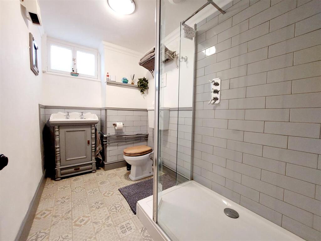 Shower/WC