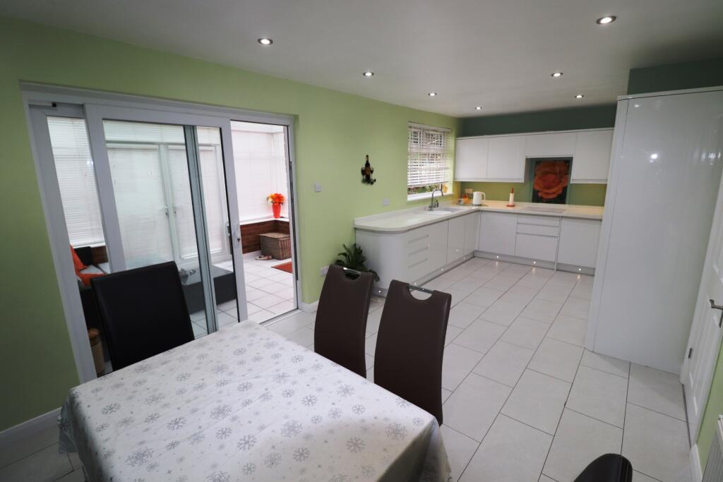 49 Knightscliffe Way