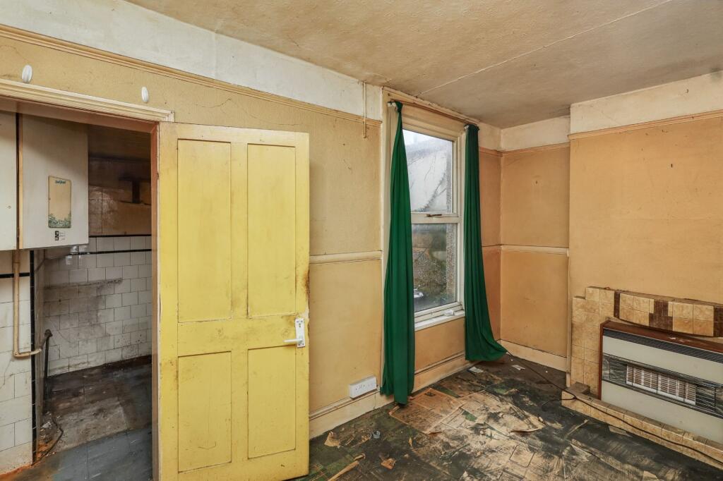 6 Tramway Avenue, Edmonton, N9 8PE